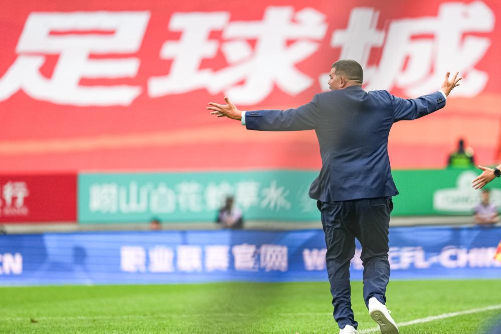 梅西耶冰球传奇赛季精彩瞬间与球员风采全记录